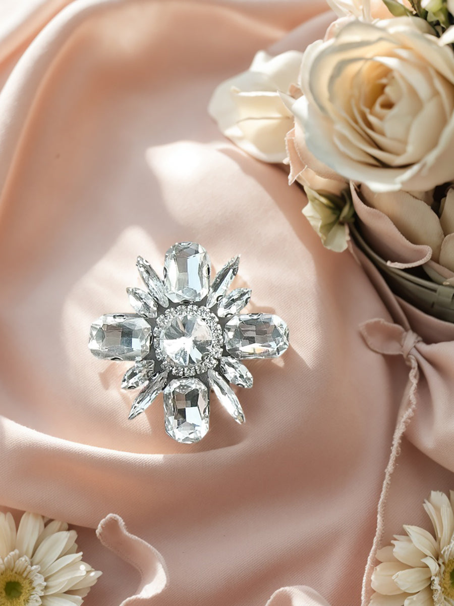 CLUSTER FLOWER BROOCH WITH CLEAR CRYSTALS